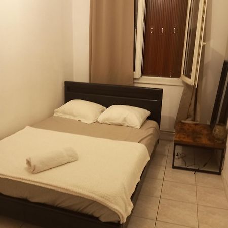 Fontaine  Chambre Cour 아파트 외부 사진